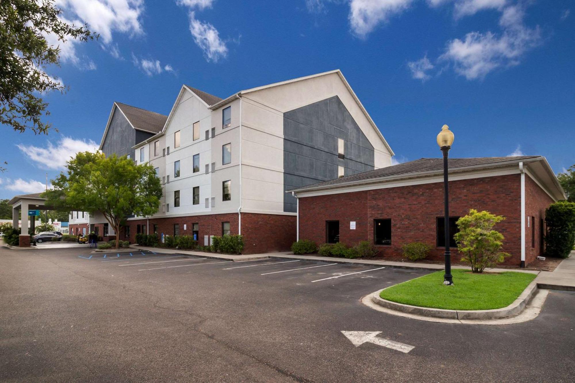 Hotel Clarion Pointe Charleston - West Ashley Exterior foto