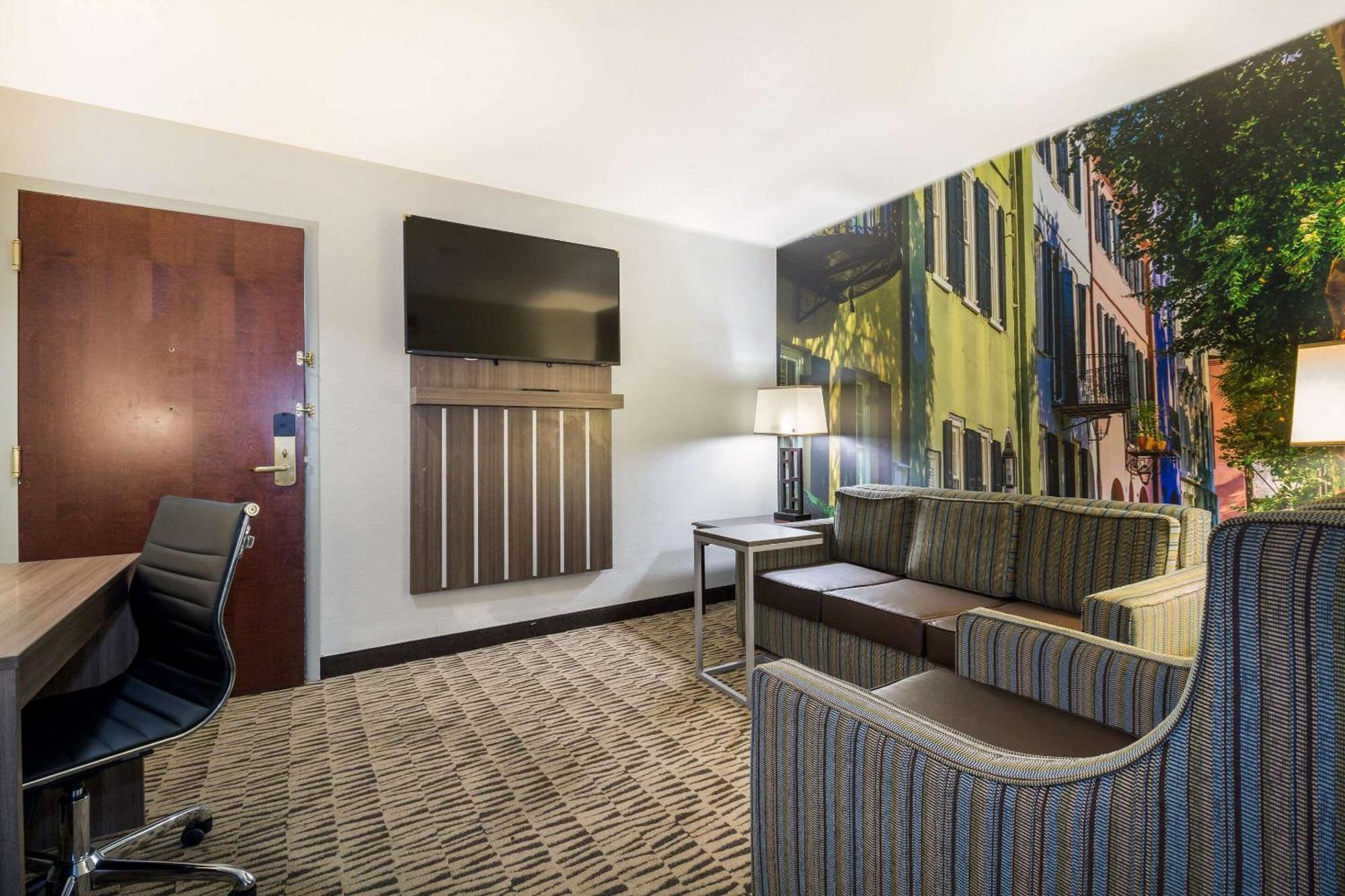 Hotel Clarion Pointe Charleston - West Ashley Exterior foto